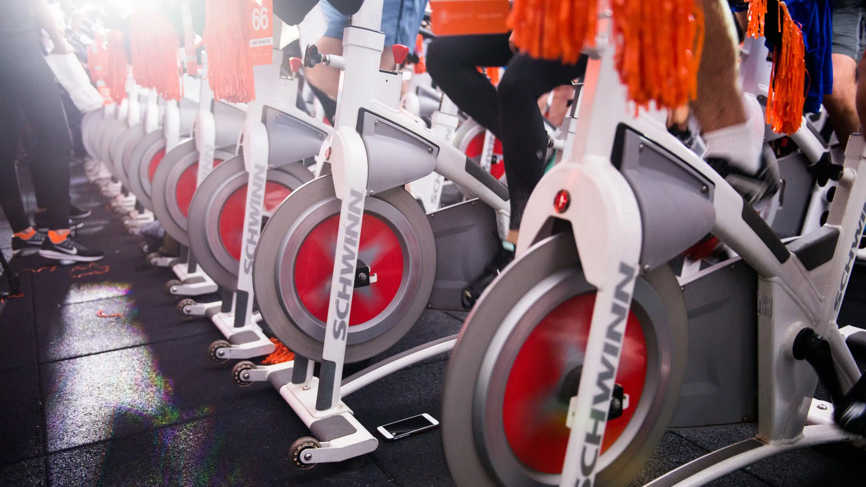 Une séance d'entrainement de vélo d'appartement